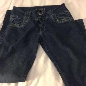 Veriox Ladies jeans. 2. For $25